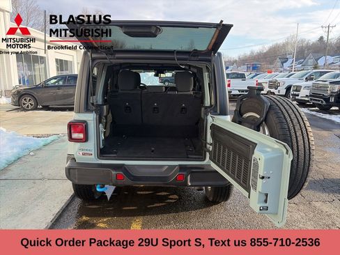 Used 2024 Jeep Wrangler Unlimited w/ Convenience Group image 12