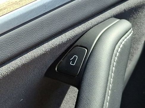 Used 2023 Tesla Model Y Long Range AWD/4WD image 26