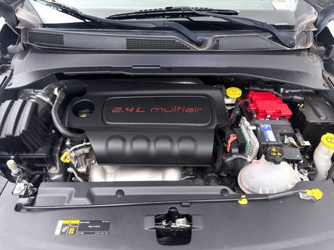 Used 2019 Jeep Compass Sport w/ Tech Group FWD image 8