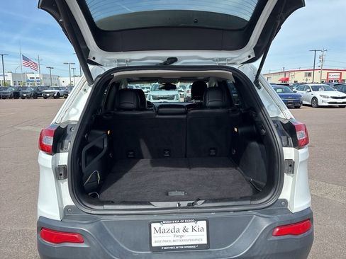 Used 2015 Jeep Cherokee Limited w/ Luxury Group AWD/4WD image 31