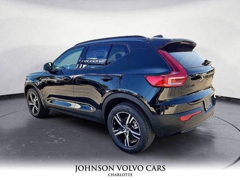 New 2026 Volvo XC40 B5 Core w/ Climate Package image 11