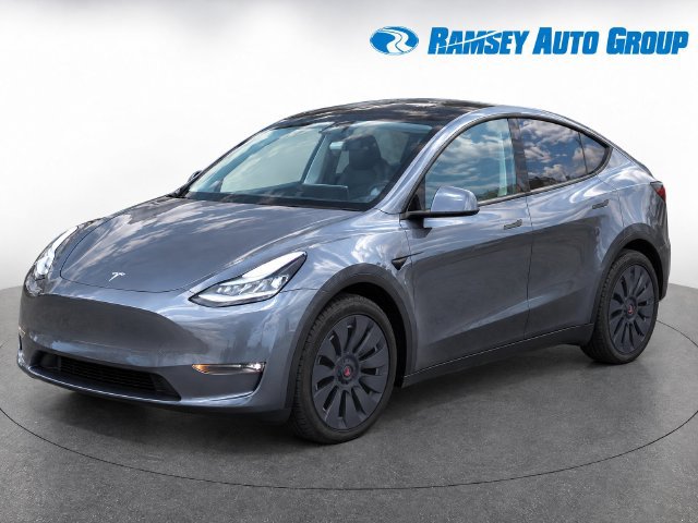 Used 2023 Tesla Model Y Long Range AWD/4WD image 2