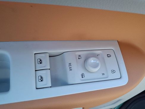 New 2025 Volkswagen ID. Buzz 1st Edition image 13