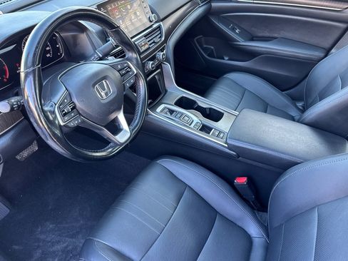 Used 2020 Honda Accord Touring image 4