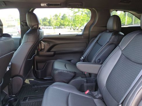 New 2026 Toyota Sienna XLE Woodland Edition AWD/4WD image 14
