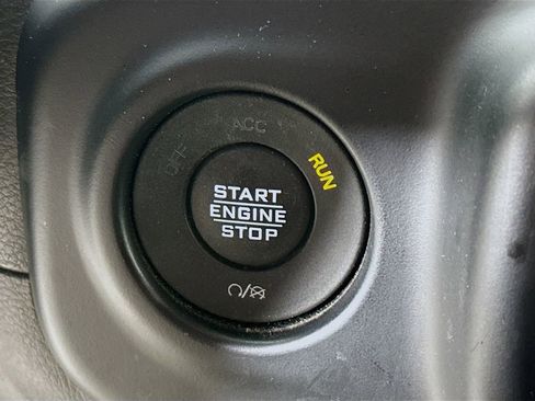 Certified 2022 Jeep Wrangler Unlimited Sport image 24