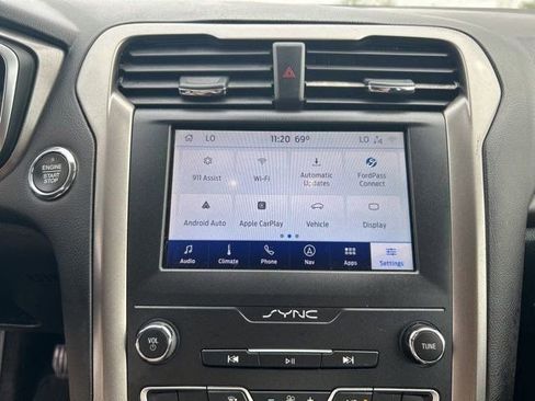 Used 2020 Ford Fusion SE FWD image 25