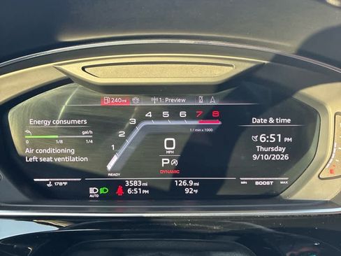 Used 2025 Audi S8 AWD/4WD image 23