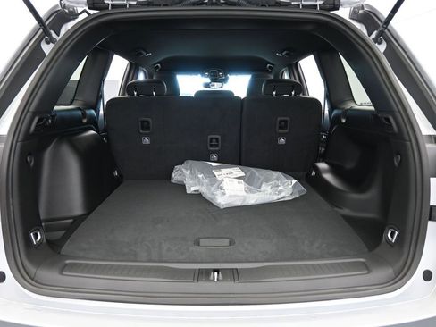 Used 2024 Jeep Grand Cherokee Laredo w/ Trailer Tow Package image 24