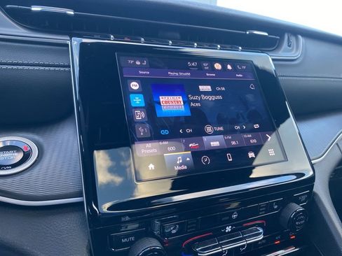 New 2025 Jeep Grand Cherokee Limited w/ Black Appearance Package image 30