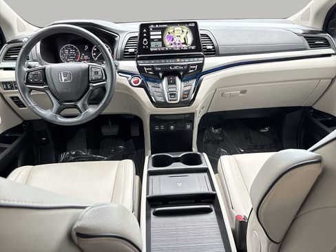Used 2025 Honda Odyssey Touring image 8