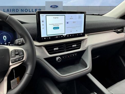 New 2026 Ford Explorer Active w/ Active Comfort Package image 6