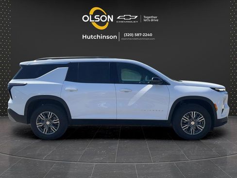 Used 2025 Chevrolet Traverse LT w/ Driver Confidence Package AWD/4WD image 22