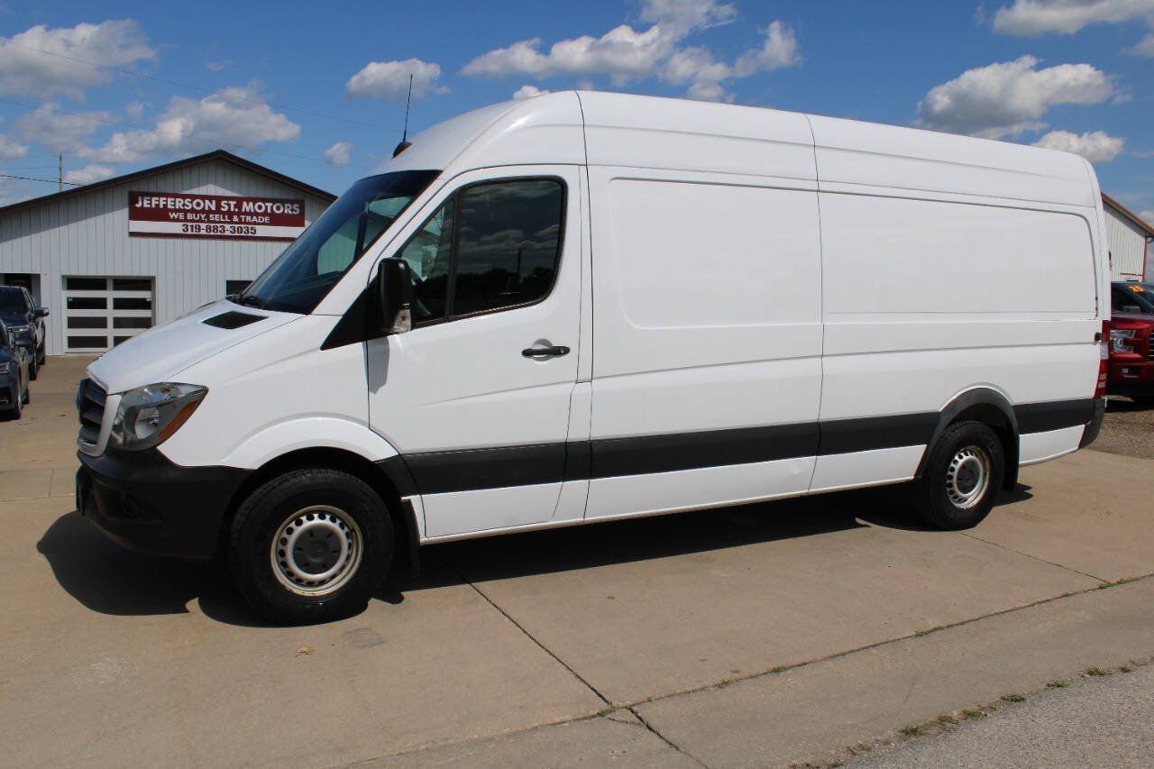 Used 2015 Mercedes-Benz Sprinter 2500 image 1