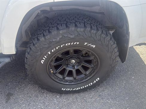 Used 2021 Toyota 4Runner TRD Off-Road AWD/4WD image 5