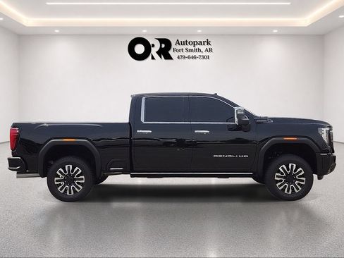 Used 2026 GMC Sierra 2500 Denali Ultimate AWD/4WD image 6
