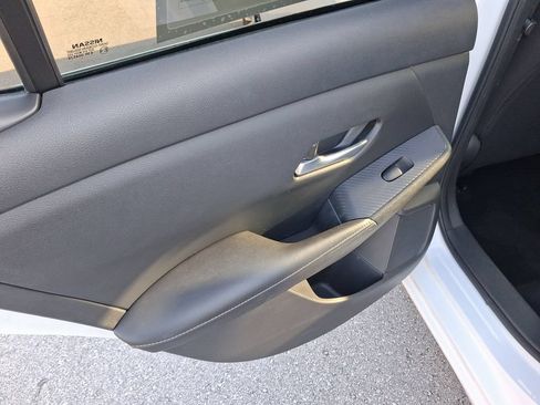 Used 2021 Nissan Sentra SV FWD image 11