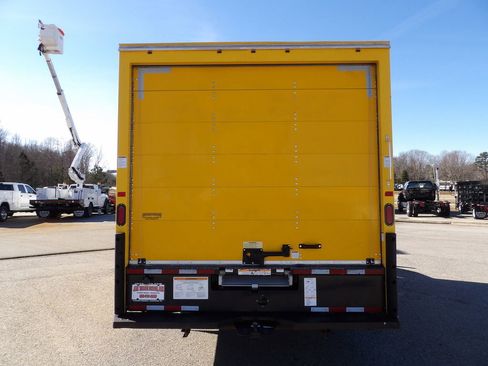 Used 2017 GMC Savana 3500 Extended image 6