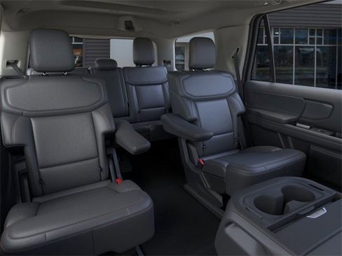 New 2025 Ford Expedition Active image 11