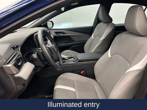 Used 2025 Toyota Camry SE image 19