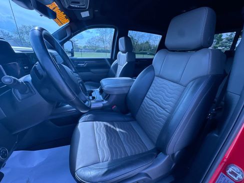 Used 2024 Chevrolet Silverado 2500 ZR2 w/ Technology Package image 14