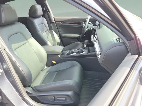 Certified 2024 Honda Civic Sport Touring image 23