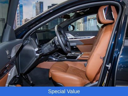 Used 2025 BMW 750e xDrive w/ Executive Package AWD/4WD image 21