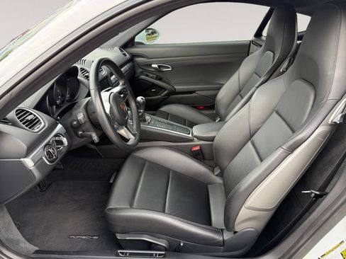 Used 2019 Porsche 718 Cayman RWD image 2