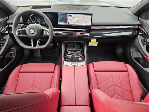Used 2027 BMW 530i w/ M Sport Package RWD image 16