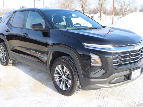 Used 2025 Chevrolet Equinox LT image 4