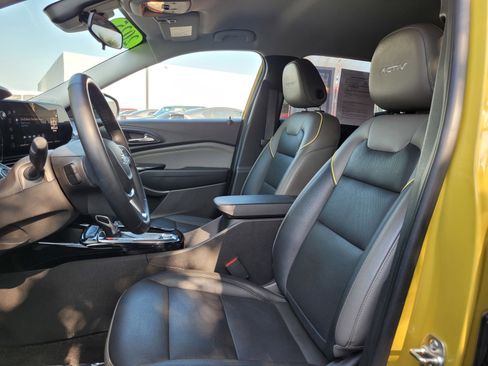 Used 2025 Chevrolet Trax ACTIV w/ Driver Confidence Package image 10