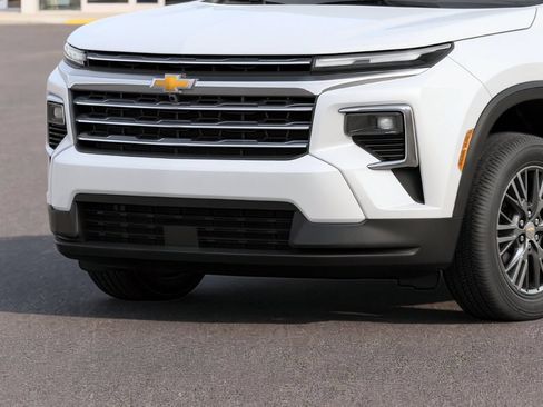 New 2026 Chevrolet Traverse LT w/ LPO, Floor Liner Package FWD image 6