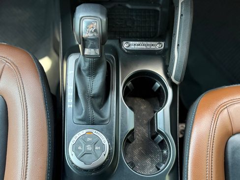 Used 2024 Ford Bronco Outer Banks AWD/4WD image 25