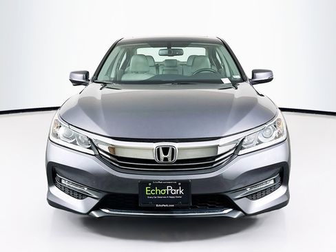 Used 2017 Honda Accord EX-L image 2