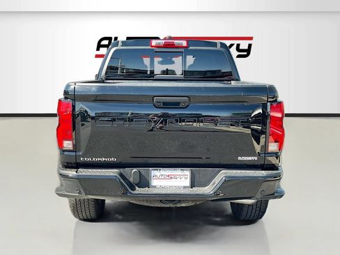Used 2024 Chevrolet Colorado Z71 w/ Z71 Convenience Package 2 AWD/4WD image 6