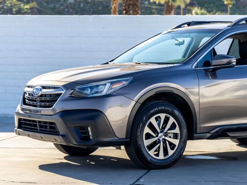 Used 2022 Subaru Outback Premium image 6