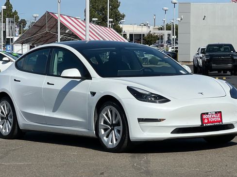 Used 2022 Tesla Model 3 Long Range AWD/4WD image 5