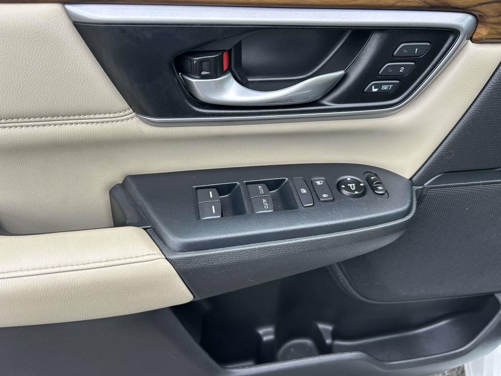 Used 2019 Honda CR-V Touring image 17