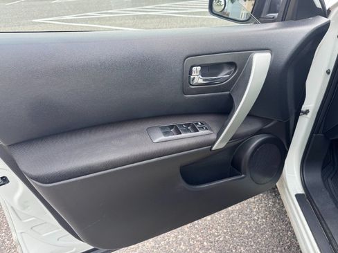 Used 2015 Nissan Rogue Select S FWD image 11