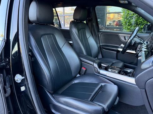 Used 2023 Mercedes-Benz GLB 250 4MATIC image 33