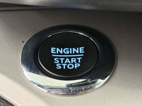 Used 2022 Ford Explorer XLT w/ Equipment Group 202A image 26