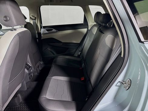 New 2025 Volkswagen Taos SE image 20