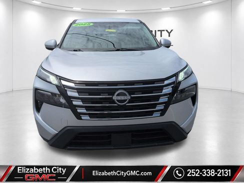 Used 2025 Nissan Rogue SV FWD image 4