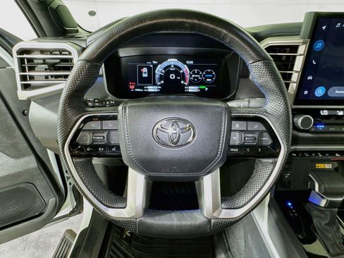 Used 2024 Toyota Tundra Platinum AWD/4WD image 9