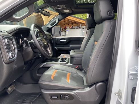 Used 2021 GMC Sierra 2500 AT4 w/ AT4 Premium Plus Package AWD/4WD image 13