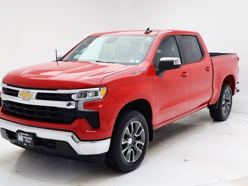 Used 2023 Chevrolet Silverado 1500 LT image 2