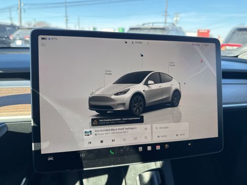 Used 2024 Tesla Model Y Long Range image 17