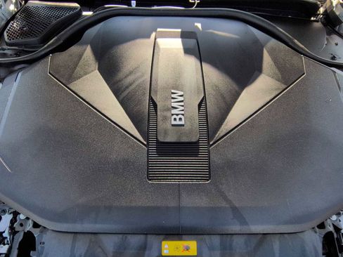 Used 2025 BMW i5 xDrive40 w/ Premium Package AWD/4WD image 15