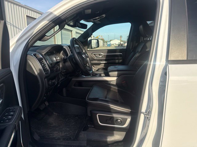Used 2024 RAM 1500 Laramie AWD/4WD image 3