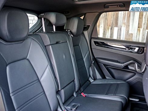 Used 2019 Porsche Cayenne S image 23